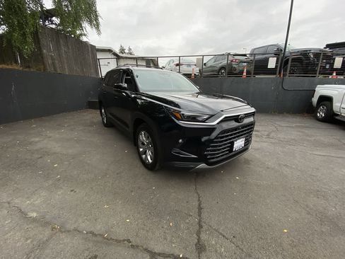 Used 2026 Toyota Grand Highlander AWD image 8