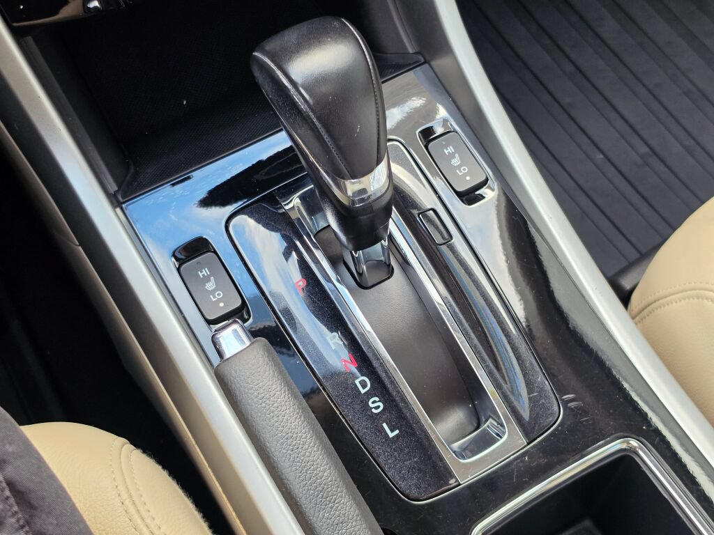 Used 2017 Honda Accord EX-L image 31