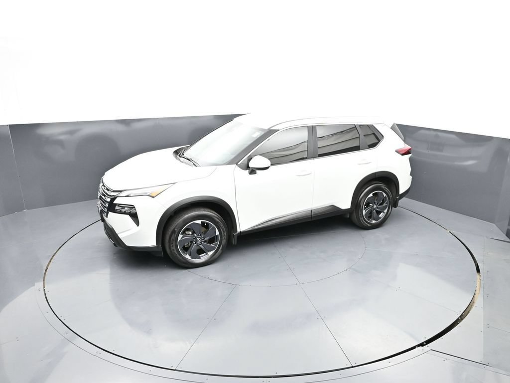 Certified 2026 Nissan Rogue SV AWD/4WD image 37