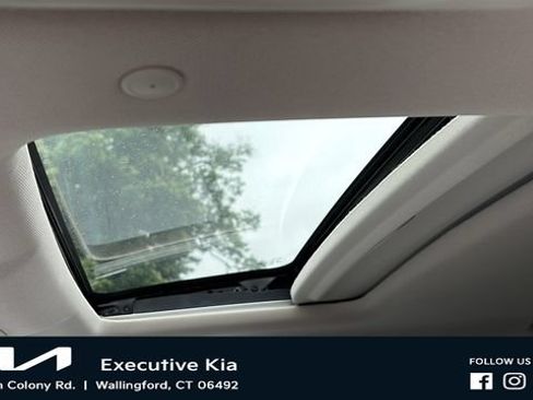 Used 2023 Honda CR-V EX image 12