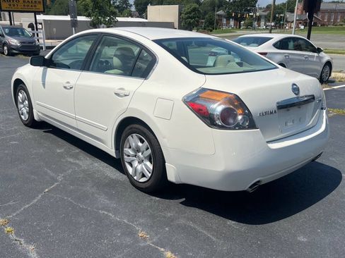 Used 2011 Nissan Altima 2.5 S FWD image 5