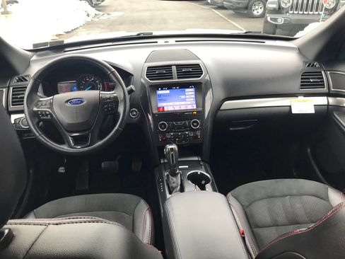 Used 2019 Ford Explorer XLT w/ Equipment Group 202A image 40