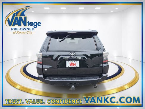 Used 2016 Toyota 4Runner SR5 Premium AWD/4WD image 7