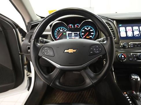 Used 2016 Chevrolet Impala LT image 4