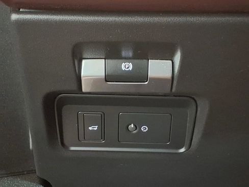 Used 2020 Land Rover Range Rover Evoque R-Dynamic HSE image 19