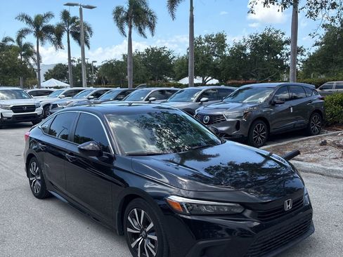 Used 2024 Honda Civic EX image 2