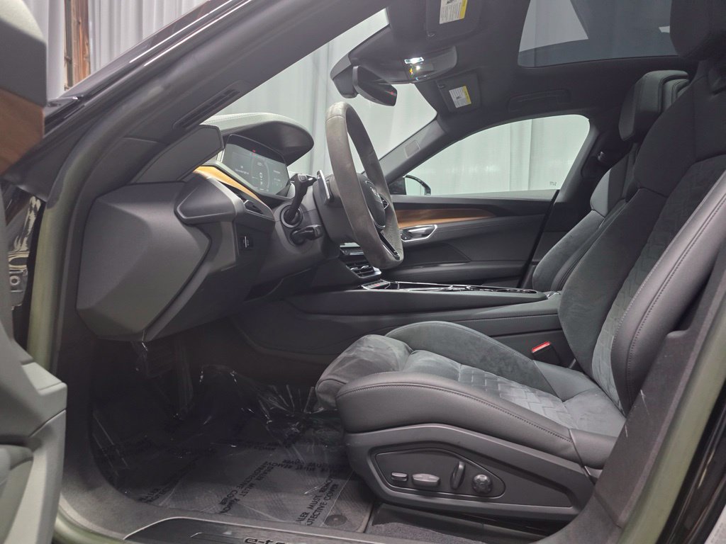 Used 2022 Audi e-tron GT Premium Plus AWD/4WD image 8