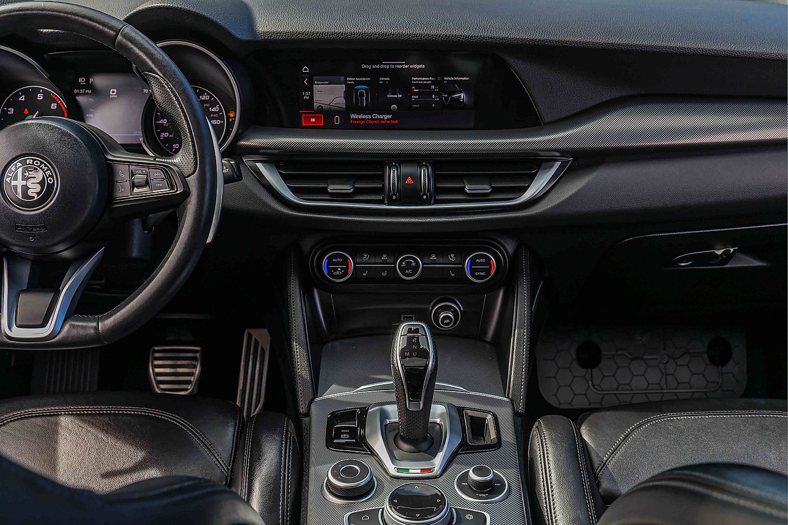 Used 2023 Alfa Romeo Stelvio Veloce AWD/4WD image 10