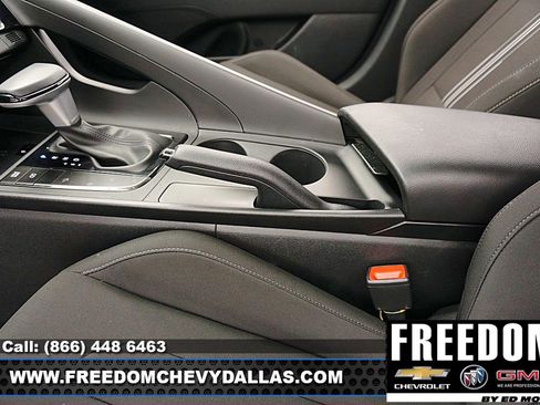 Used 2025 Hyundai Elantra Sport FWD image 28