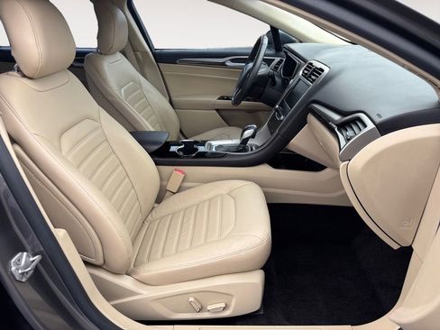 Used 2014 Ford Fusion SE w/ Equipment Group 202A image 10