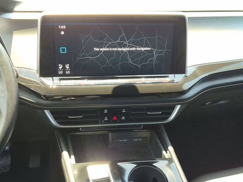 Used 2025 Volkswagen Atlas Cross Sport SE FWD image 19