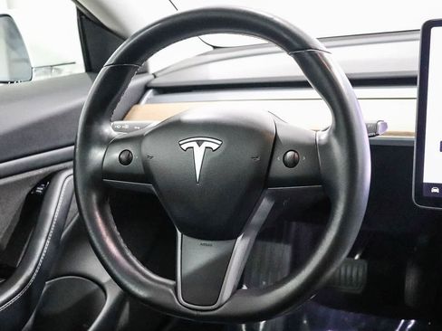 Used 2018 Tesla Model 3 Long Range RWD image 16