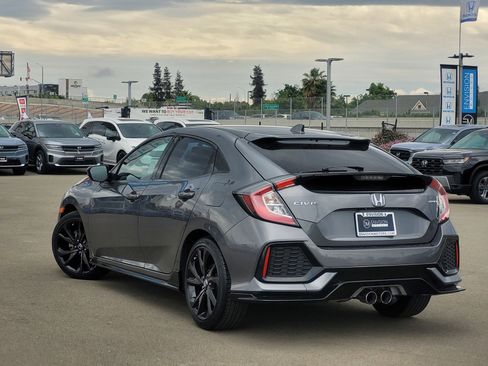 Used 2017 Honda Civic Sport image 7