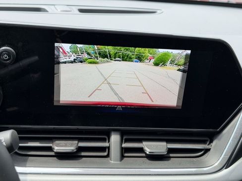 Used 2025 Chevrolet Trax LT w/ LT Convenience Package FWD image 25