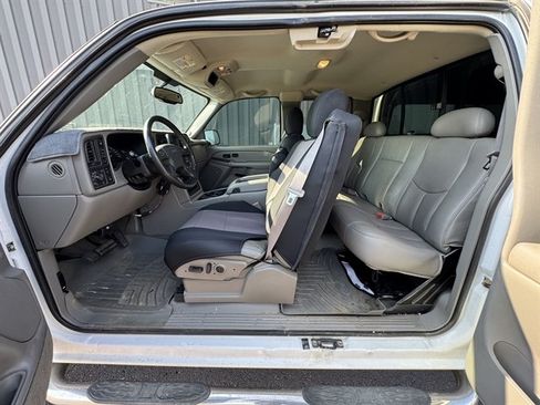 Used 2004 GMC Sierra 2500 SLT w/ Heavy-Duty Power Package AWD/4WD image 21