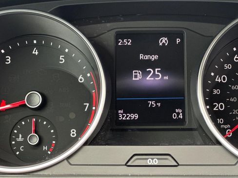 Used 2019 Volkswagen Tiguan SE FWD image 19