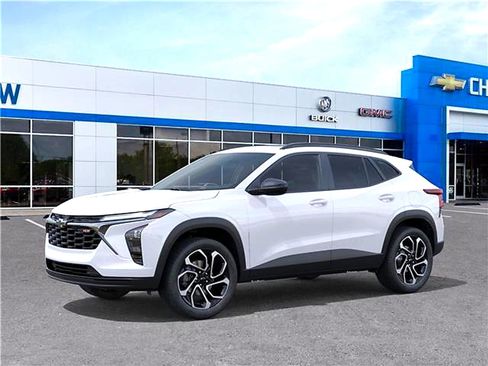 New 2026 Chevrolet Trax RS w/ Sunroof Package image 2