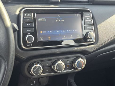 Used 2022 Nissan Versa S image 24