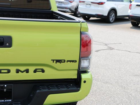 Used 2022 Toyota Tacoma SR5 AWD/4WD image 7