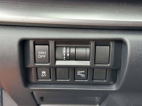 Used 2019 Subaru Crosstrek 2.0i Limited w/ Moonroof Package w/Navigation AWD/4WD image 21