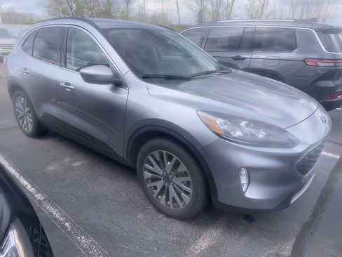 Used 2022 Ford Escape Titanium w/ Class II Trailer Tow Package AWD/4WD image 3