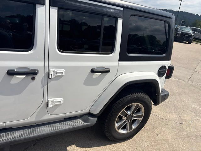 Used 2018 Jeep Wrangler Unlimited Sahara AWD/4WD image 8