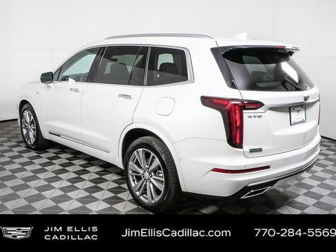 Used 2023 Cadillac XT6 Premium Luxury w/ Technology Package image 3