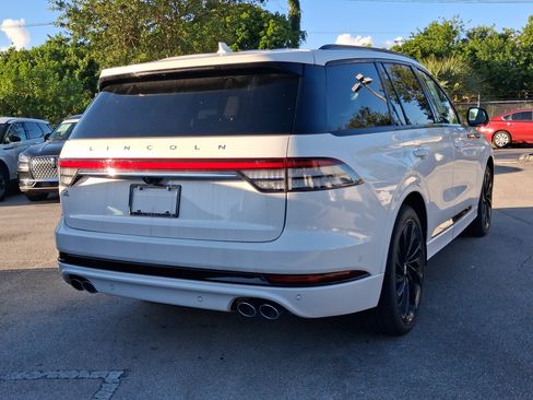 Certified 2024 Lincoln Aviator Reserve w/ Jet Package RWD image 3