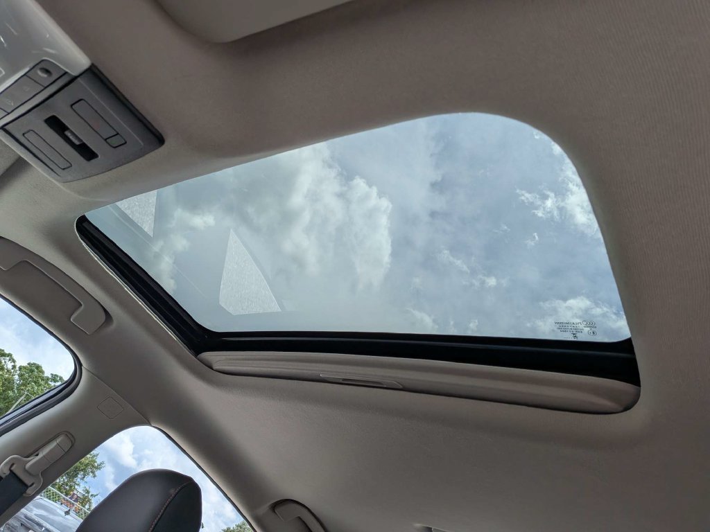 Used 2025 Nissan Sentra SR w/ SR Premium Package FWD image 22