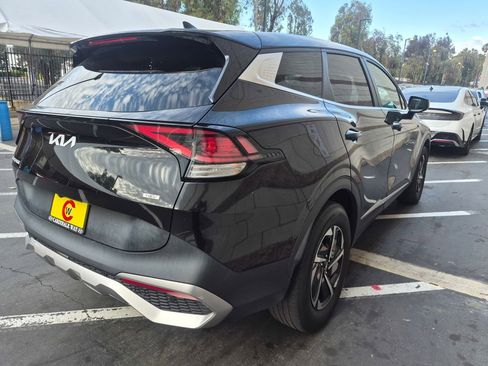 Used 2023 Kia Sportage LX FWD image 5