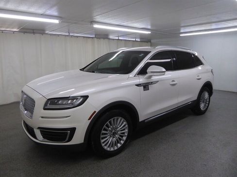 Used 2019 Lincoln Nautilus FWD image 3