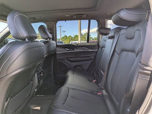 New 2025 Jeep Grand Cherokee Limited w/ Luxury Tech Group II AWD/4WD image 35