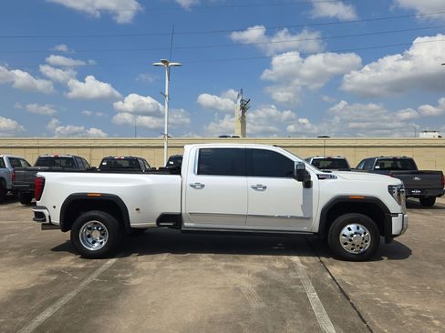 Used 2025 GMC Sierra 3500 Denali AWD/4WD image 2