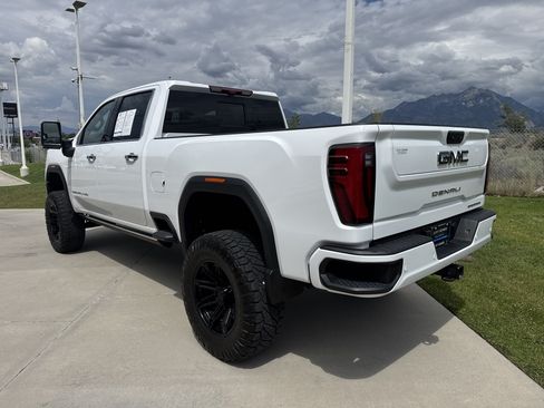 Used 2024 GMC Sierra 3500 Denali Ultimate AWD/4WD image 3