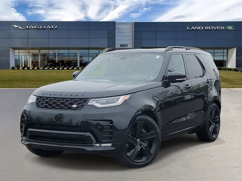 New 2025 Land Rover Discovery Dynamic SE image 1