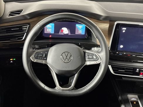 Certified 2025 Volkswagen Atlas SE AWD/4WD image 14