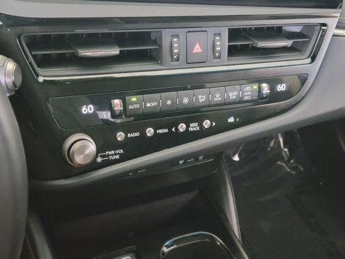 Certified 2024 Lexus ES 350 w/ Premium Package FWD image 23