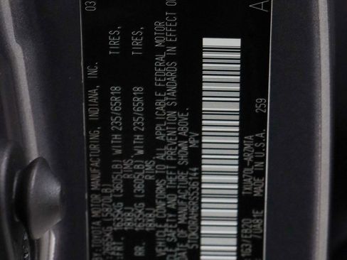 Used 2024 Toyota Highlander XLE image 35