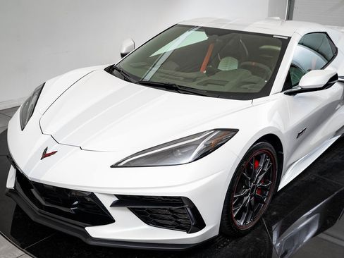 Used 2023 Chevrolet Corvette Stingray Premium Conv w/ Z51 Performance Package image 4