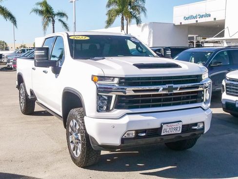 Used 2023 Chevrolet Silverado 2500 High Country w/ Safety Package II image 3