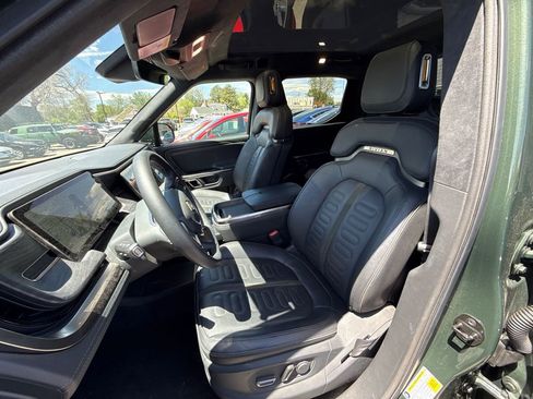 Used 2023 Rivian R1T Adventure AWD/4WD image 7