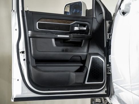 Used 2019 RAM 2500 Laramie image 32