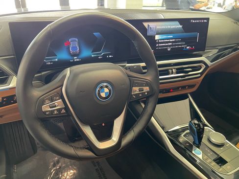 Used 2022 BMW i4 eDrive40 RWD image 29