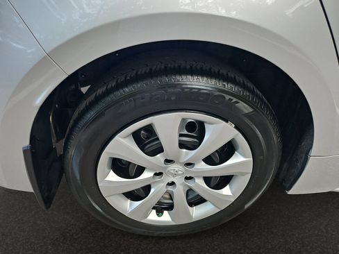 Used 2025 Toyota Corolla LE FWD image 43
