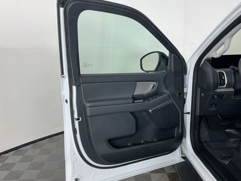 Used 2025 Ford Expedition Active image 13