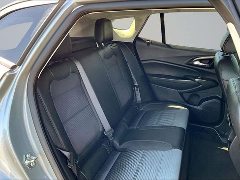 Used 2025 Chevrolet Trax LT FWD image 28