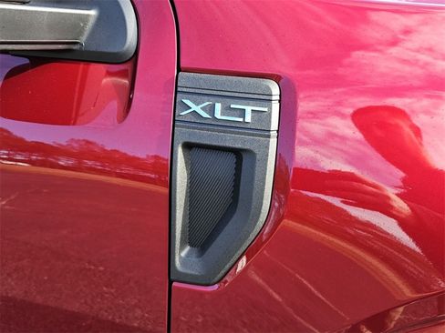 New 2025 Ford Maverick XLT w/ Equipment Group 301A image 15