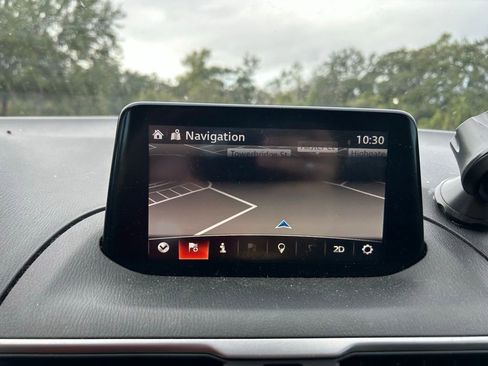 Used 2018 MAZDA MAZDA3 Touring image 23