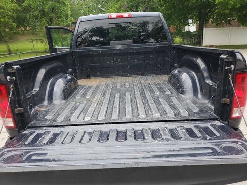 Used 2020 RAM 1500 Classic SLT RWD image 19