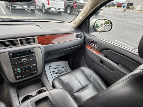 Used 2013 GMC Yukon XL SLT AWD/4WD image 17